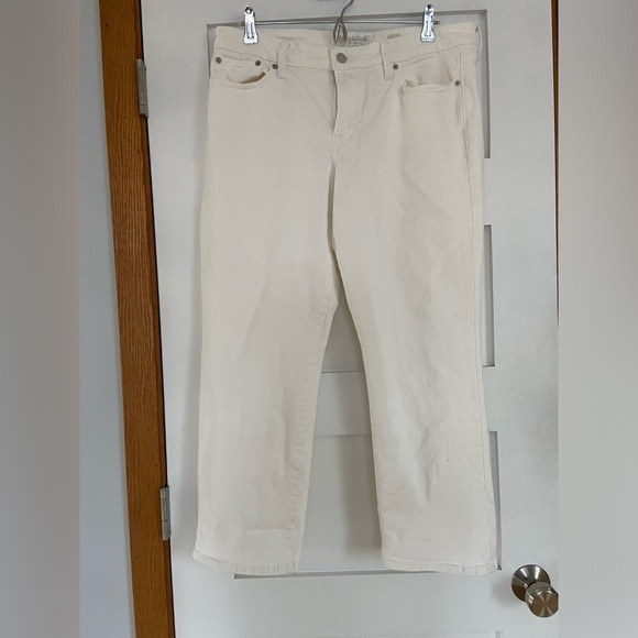 Lucky Brand Women's Mid Rise Sweet Straight Jeans, size 14 (32W x 26L) - Picture 4 of 6